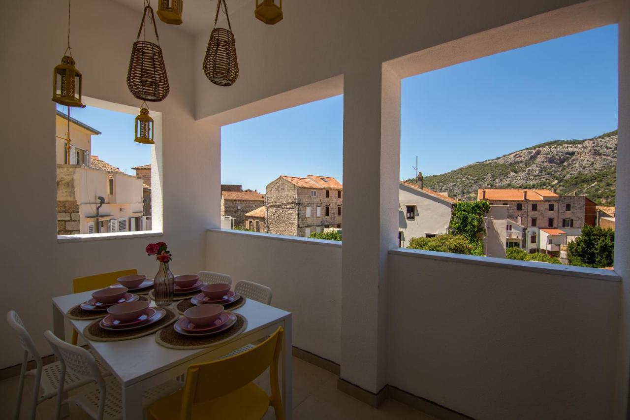 Apartments Mali Raj Komiza Luaran gambar