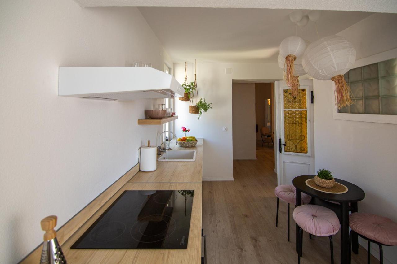 Apartments Mali Raj Komiza Luaran gambar