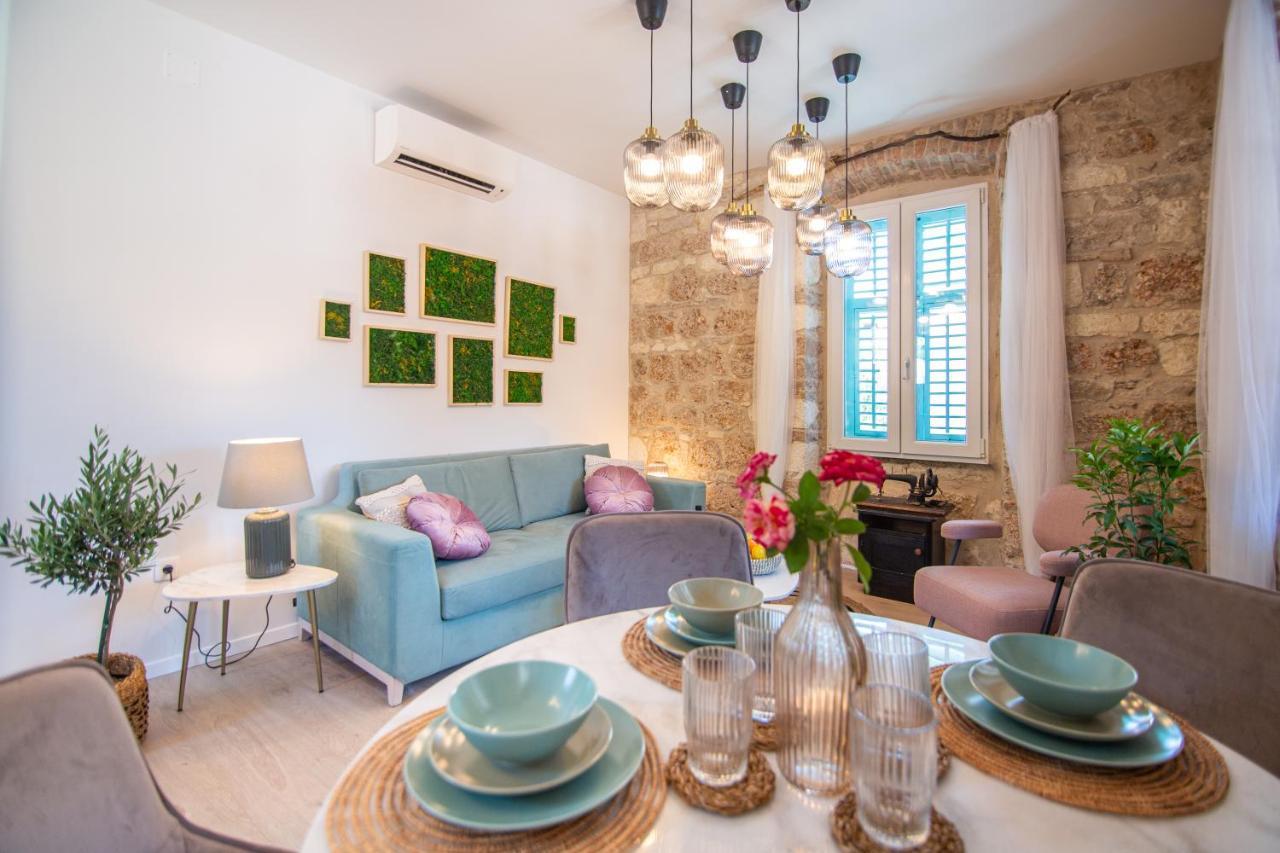 Apartments Mali Raj Komiza Luaran gambar