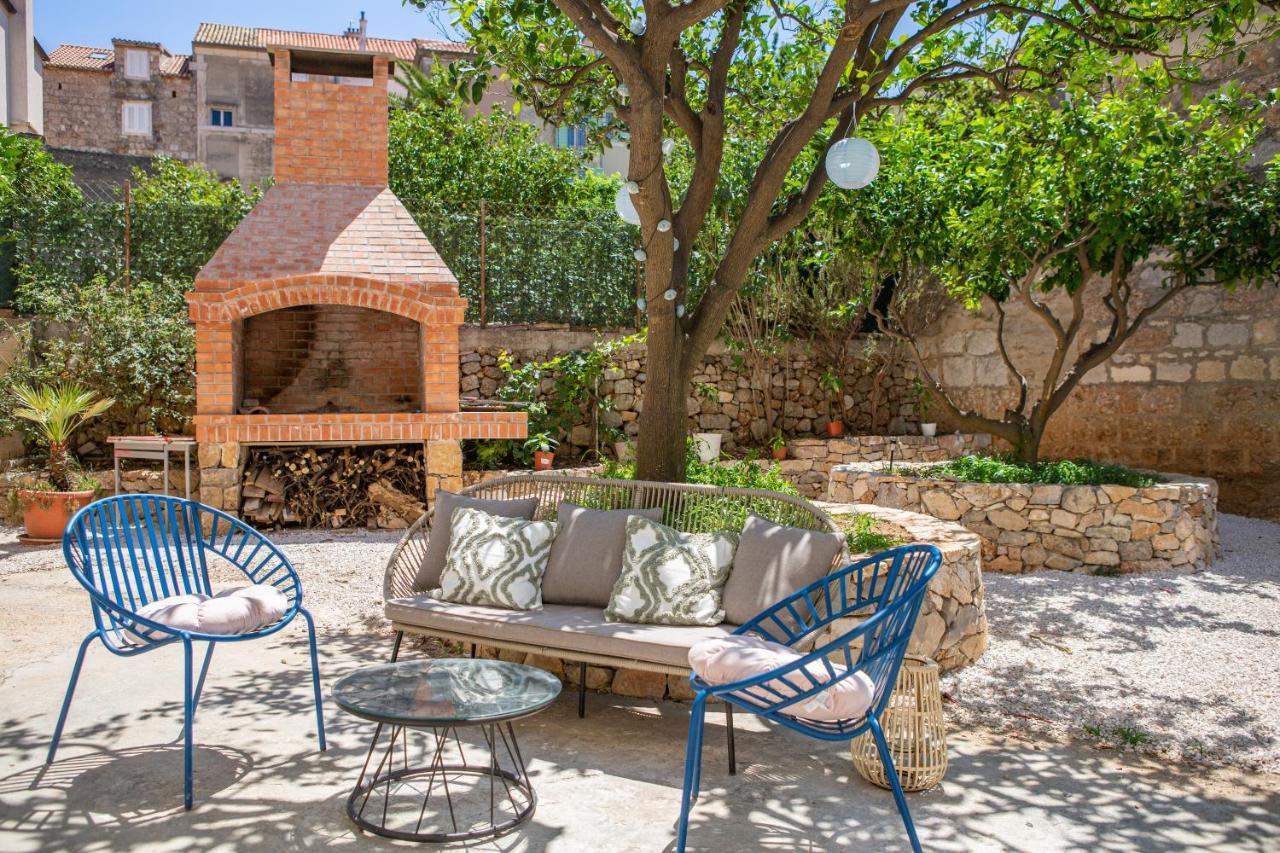 Apartments Mali Raj Komiza Luaran gambar